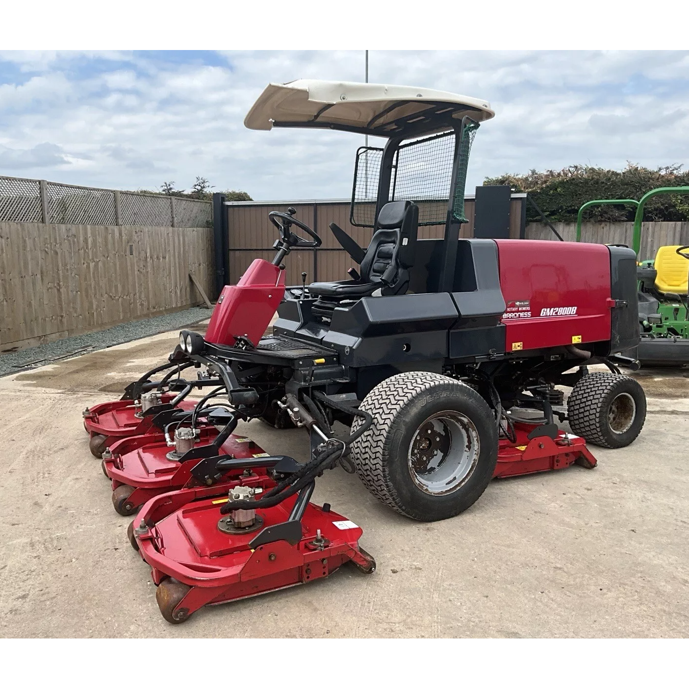 2012 BARONESS GM2800B 5 GANG POD WIDE AREA RIDE ON LAWN MOWER
